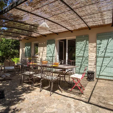Maison Lumiere Des Pins - Welkeys * Hyères