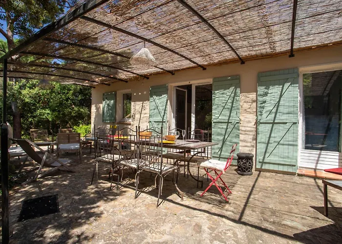 Maison Lumiere Des Pins - Welkeys * Hyères